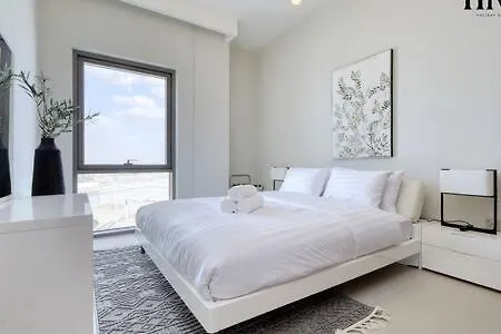 Apartment 1 Bed Apt In Vida Creek Beach Dubai